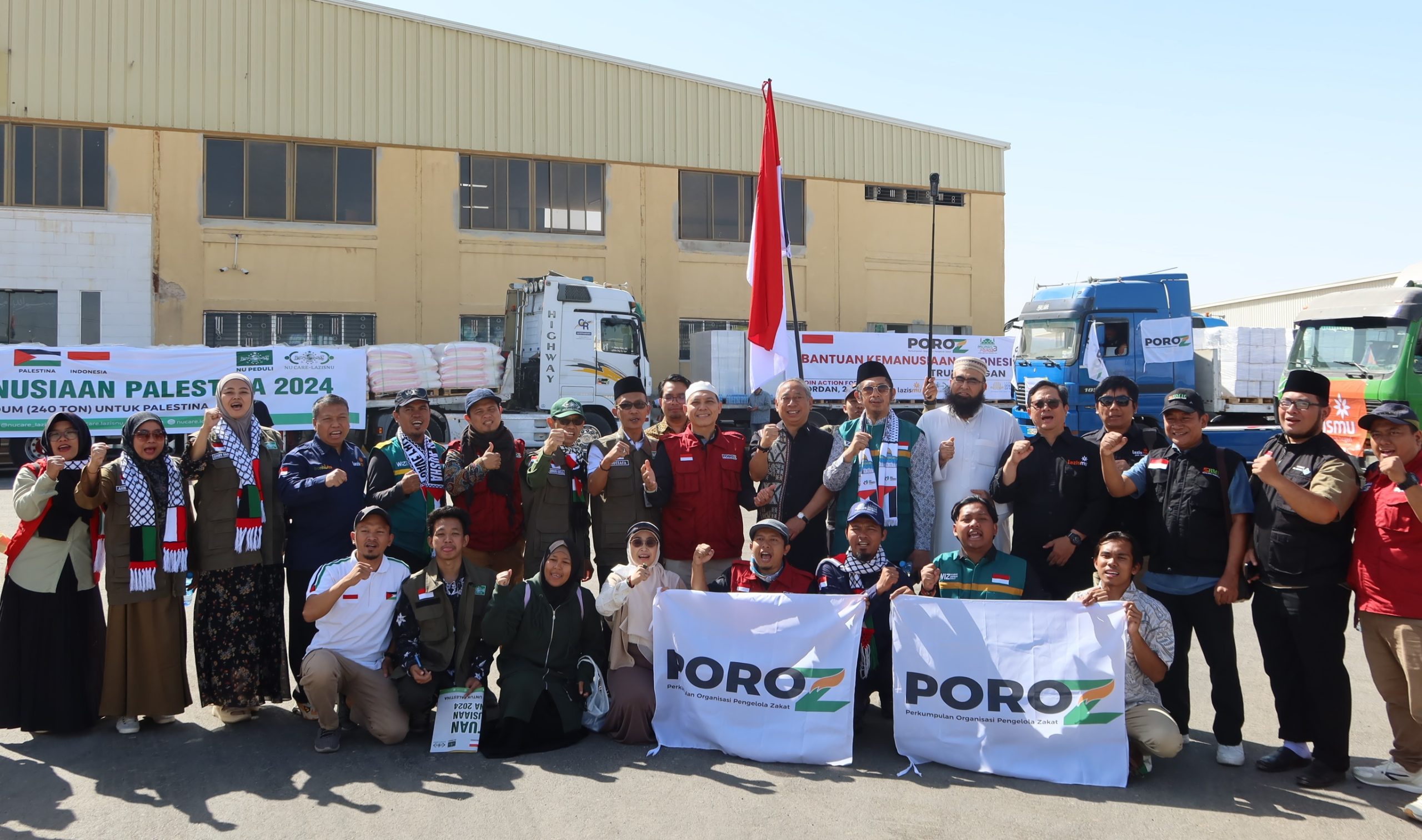 Delegasi Lazismu Bersama POROZ Lepas 12 Truk Kontainer Konvoi Bantuan Kemanusiaan ke Gaza Utara